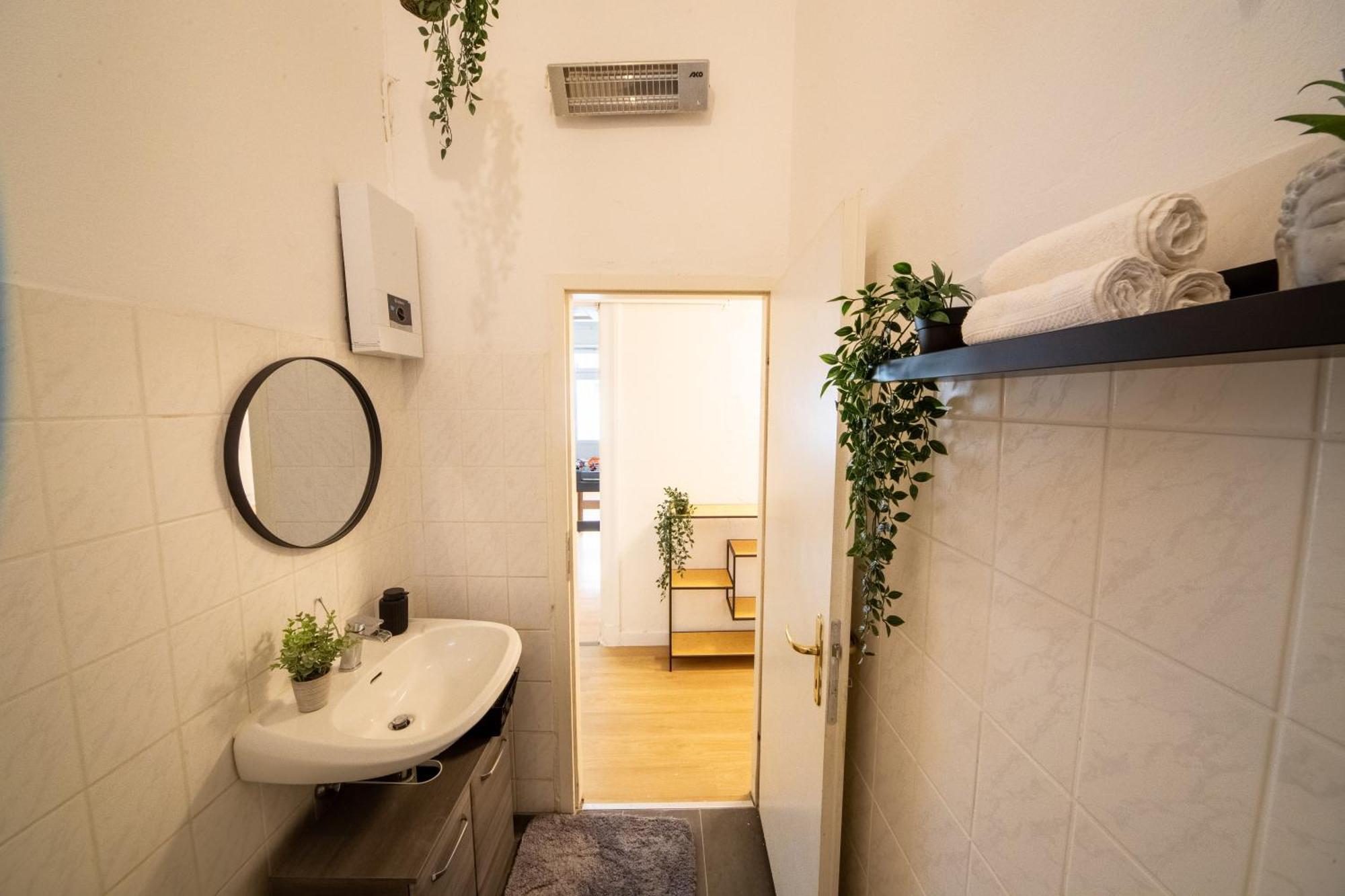 Massagesessel, King-Sized Bed, Billardtisch, 2 Couches Apartment Berlin Ngoại thất bức ảnh