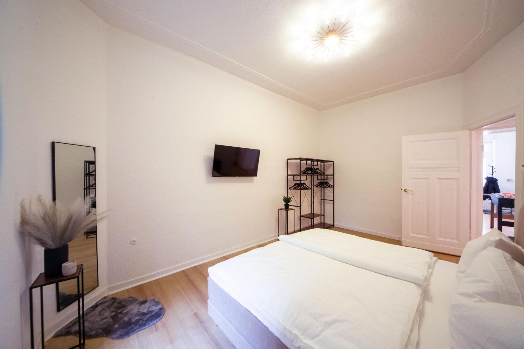 Massagesessel, King-Sized Bed, Billardtisch, 2 Couches Apartment Berlin Ngoại thất bức ảnh
