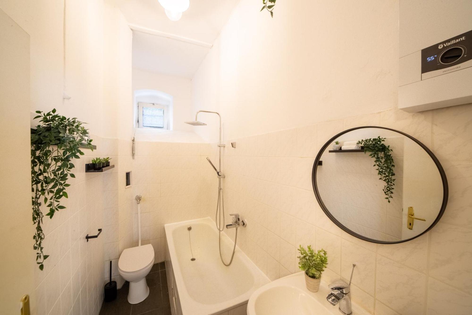 Massagesessel, King-Sized Bed, Billardtisch, 2 Couches Apartment Berlin Ngoại thất bức ảnh