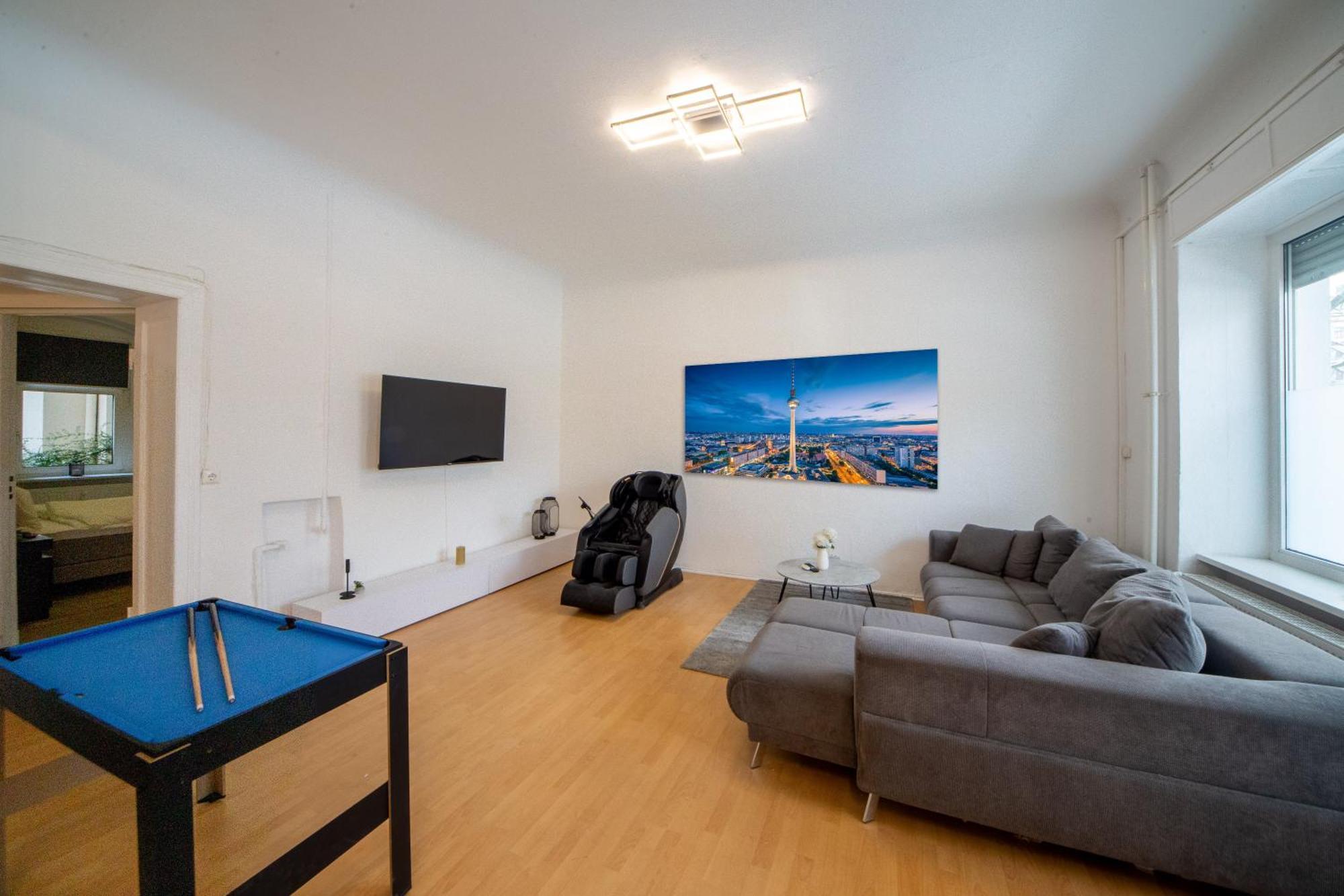Massagesessel, King-Sized Bed, Billardtisch, 2 Couches Apartment Berlin Ngoại thất bức ảnh